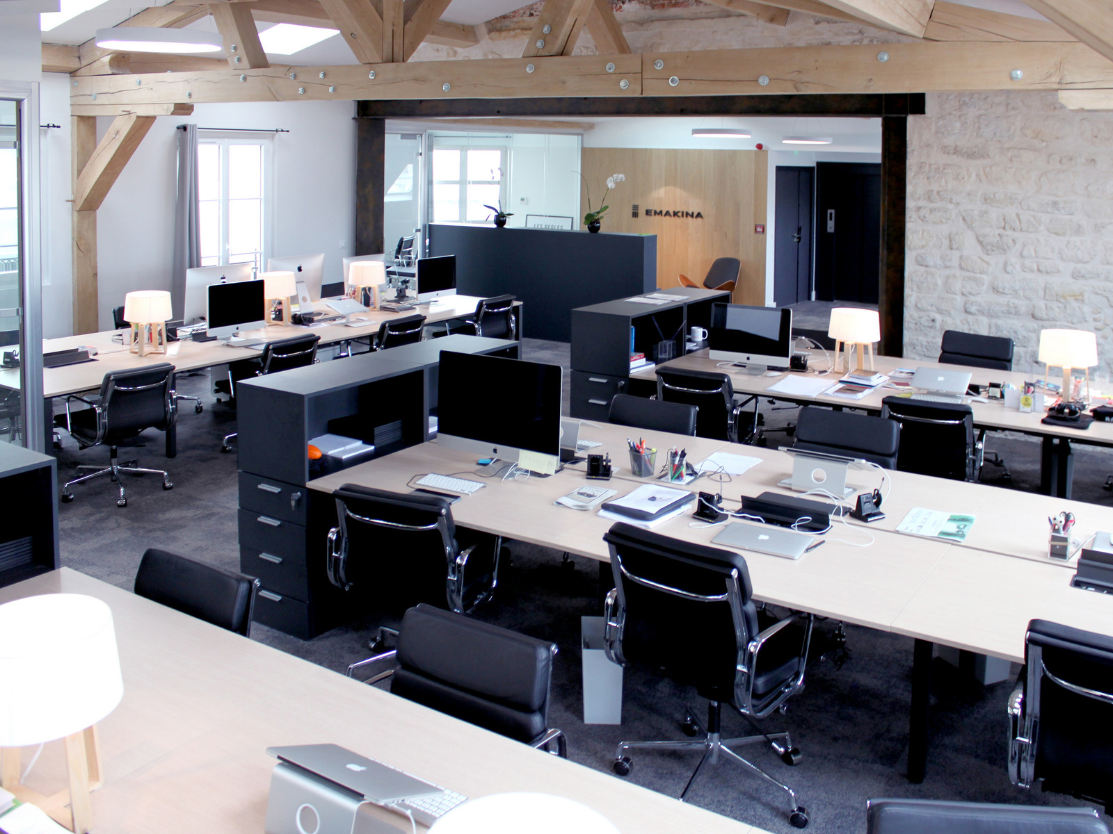 &ldquo;簡潔&rdquo;400㎡辦公室裝修設(shè)計項目